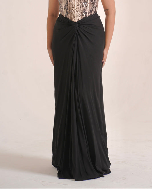 Second skin structured skirt